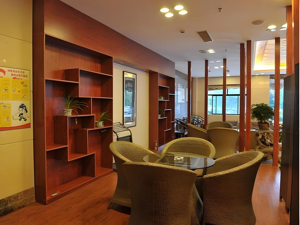 GreenTree Inn AnHui HuangShan Bus Station Business Hotel Hotel in Zhejiang