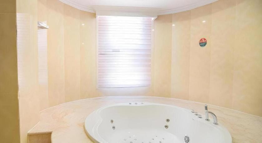 GreenTree Inn Jiangsu Wuxi Xishan DongTing Erquan East Road XinGuang Newly Estate Express Hotel Hotel in Suzhou