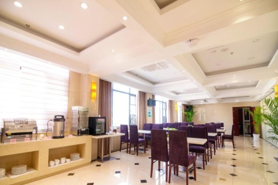 GreenTree Inn Jiangsu Wuxi Xishan DongTing Erquan East Road XinGuang Newly Estate Express Hotel Hotel in Suzhou