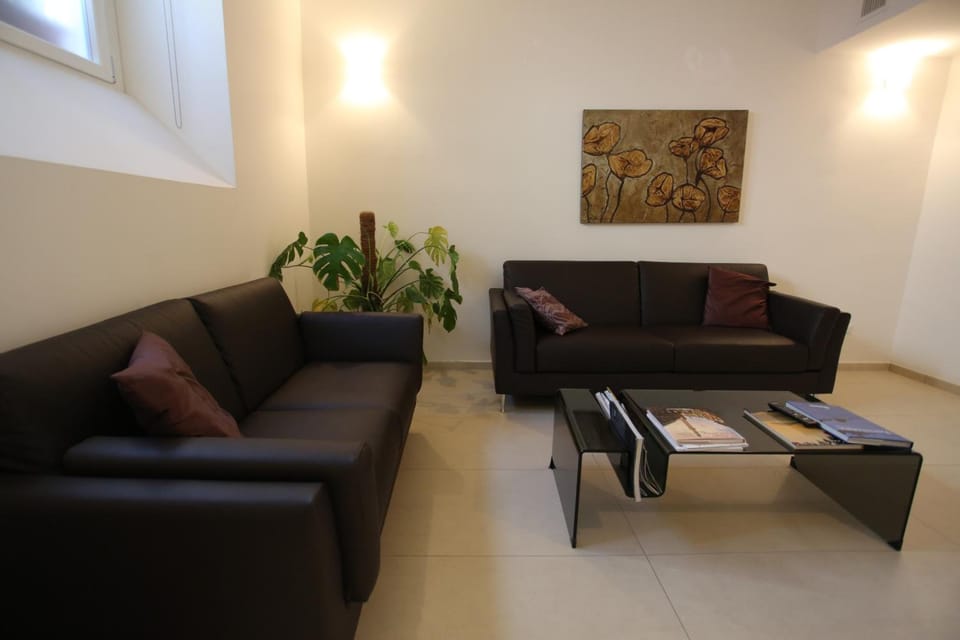 Shared lounge/TV area