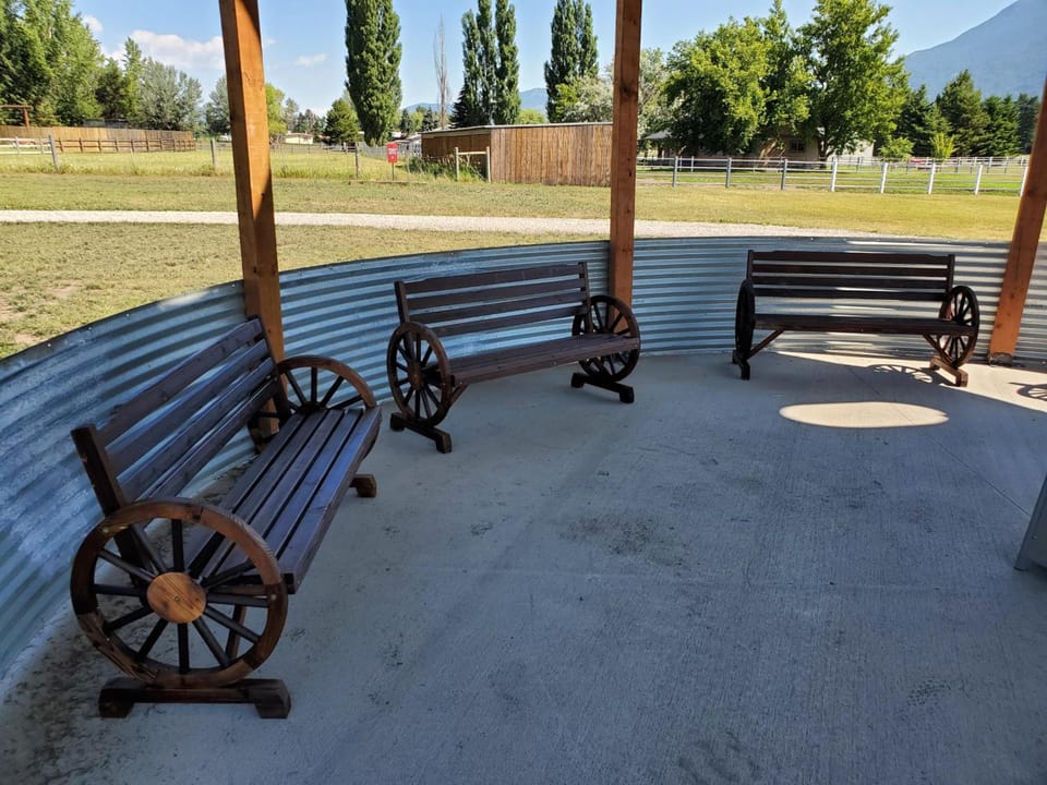 Glacier Acres Guest Ranch Motel in Idaho