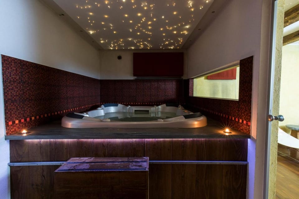 Hot tub