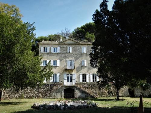 Chateau MontPlaisir charming b&b in Provence Hotel in Valréas