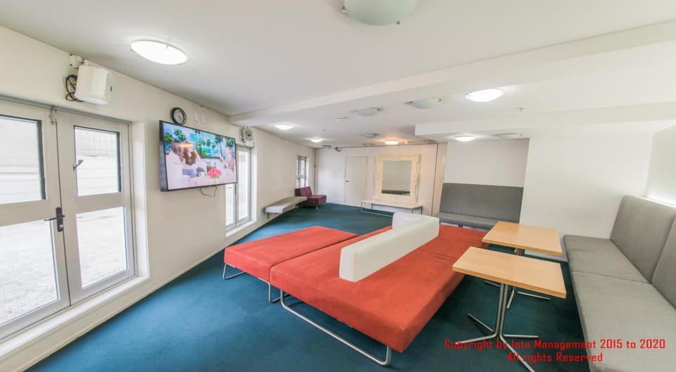 Shared lounge/TV area