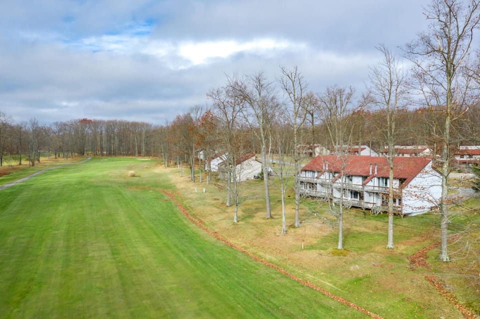 Crown Resorts at Silverwoods Hotel in Treasure Lake