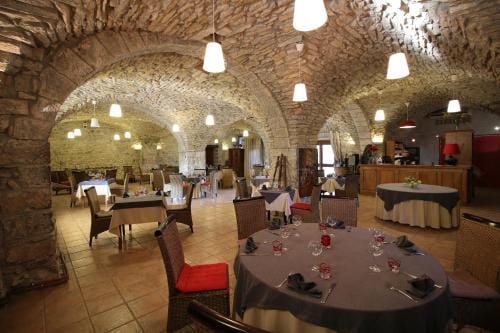 Logis Hotel Restaurant Gite La Bastide du Vebron Hotel in Grospierres