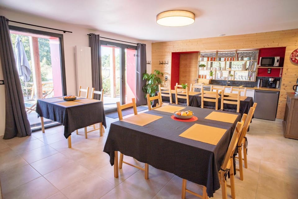 Le jardin des 4 saisons Hotel in Le Mans