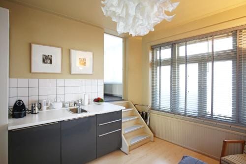 Canal Studio Apartment Hotel in Amsterdam