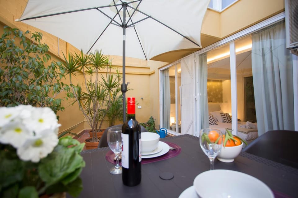SingularStays Botanico 29 Rooms Hostel in Valencia