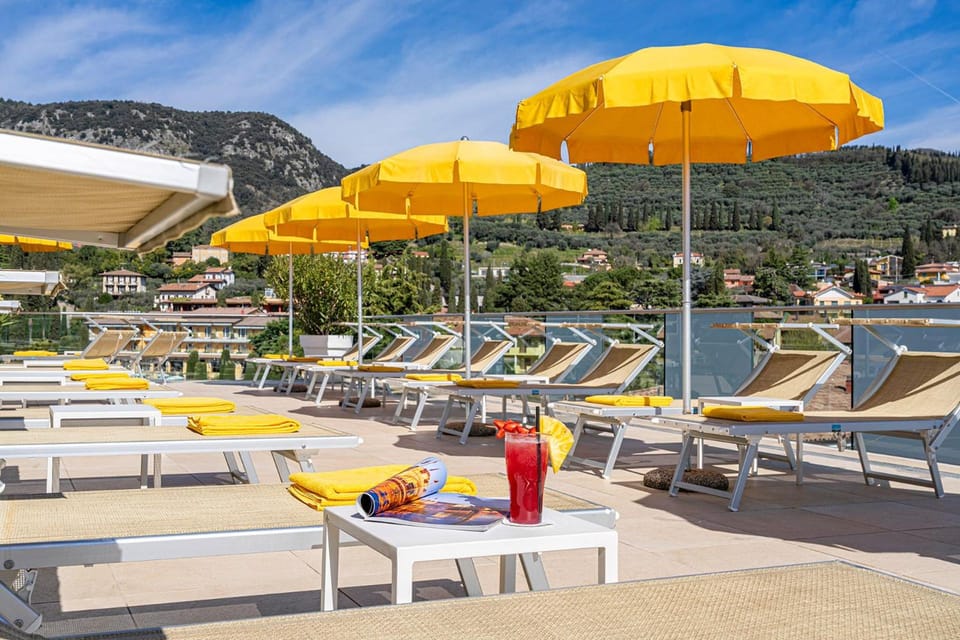 Sky Pool Hotel Sole Garda Hotel in Garda