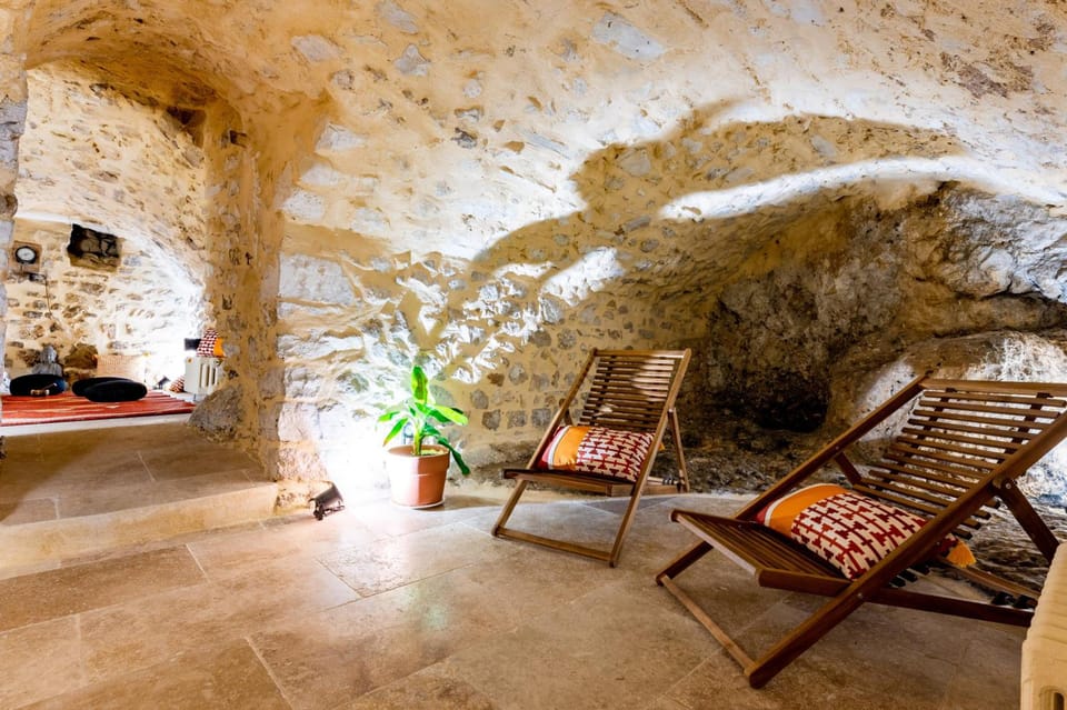 Le Nesk Ventoux - Hotel Hotel in Sault