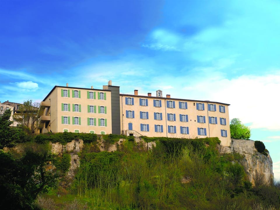 Le Nesk Ventoux - Hotel Hotel in Sault