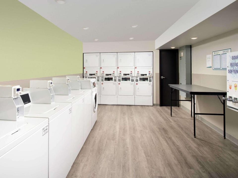 WoodSpring Suites Toledo Maumee Hotel in Maumee