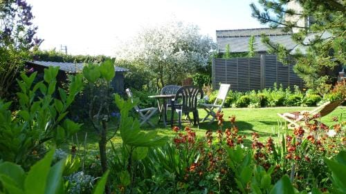 GIVERNY COTTAGE Hotel in St-Malo