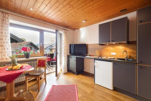 Familien- und Wellnesshotel "Landhaus Viktoria" Hotel in Oberstdorf