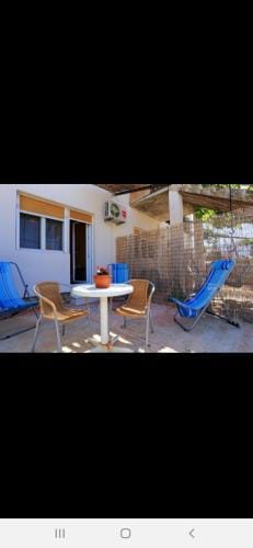 Basil Apartments and Rooms Hotel in Murter