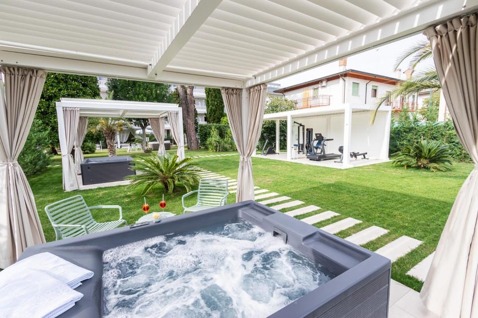 Hot tub