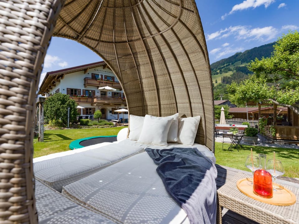 Grittlmuhle Chalet Ferienwohnungen Hotel in Salzburgerland
