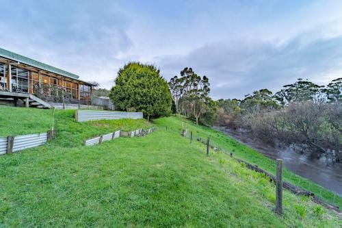 Platypus Waters B&B Hotel in Smithton