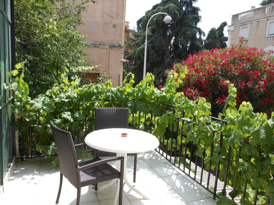 Hotel Villa Les Cygnes Hotel in Nice