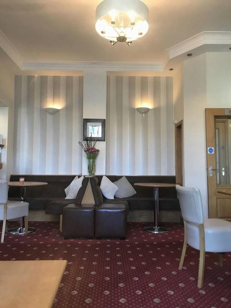 The Westlynne Hotel & Apartments Hotel in Prestwich