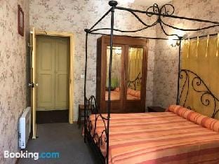 Hotel Au Picardy Hotel in Nice