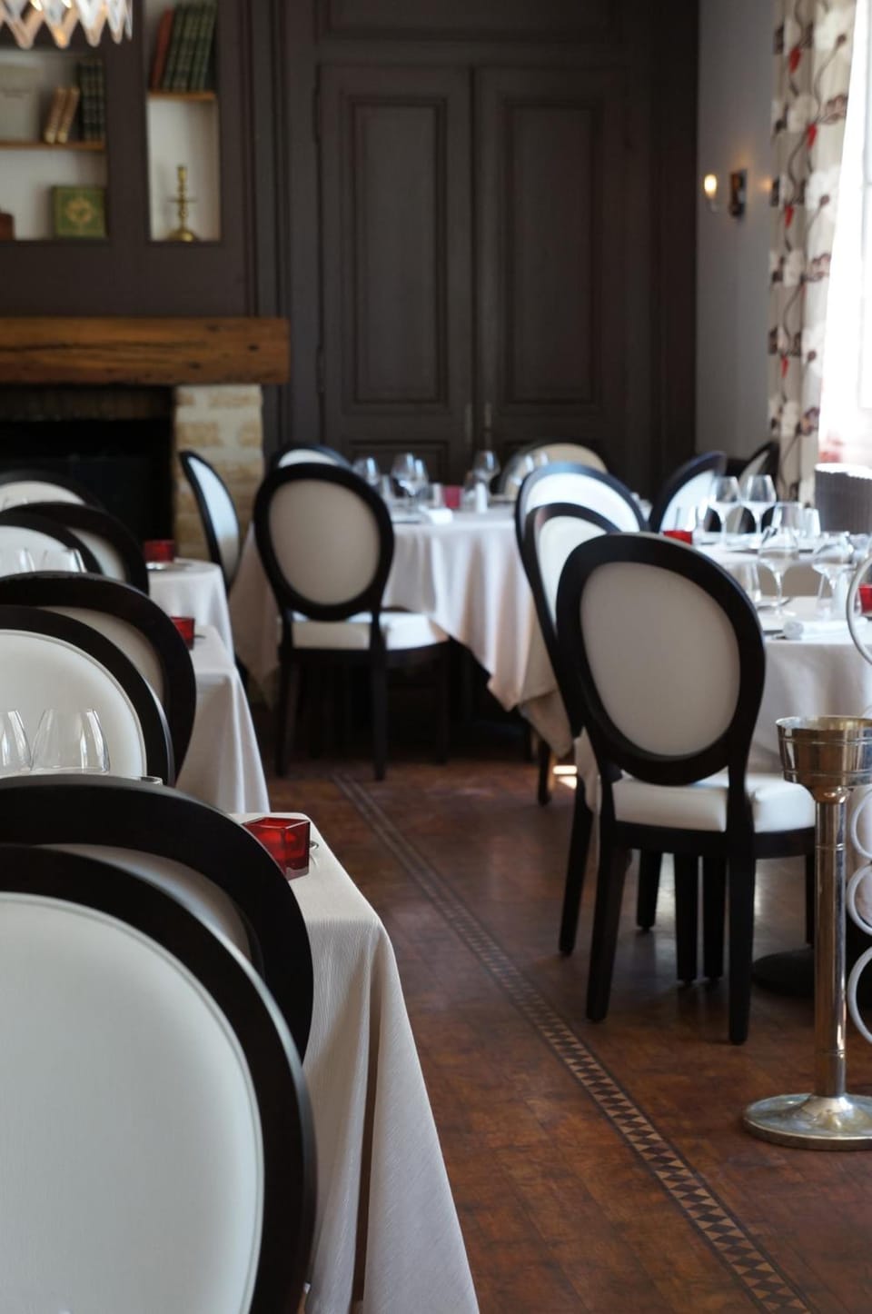 LOGIS HOTEL - Le Petit Bellon Hotel in Île-de-France