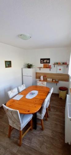 Guest House Lipov Hlad Hotel in Jezerce