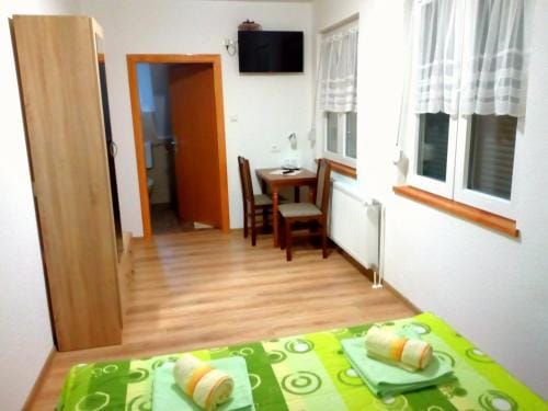 Guest House Lipov Hlad Hotel in Jezerce