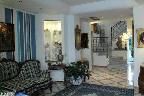 Al Teatro Hotel in Livorno