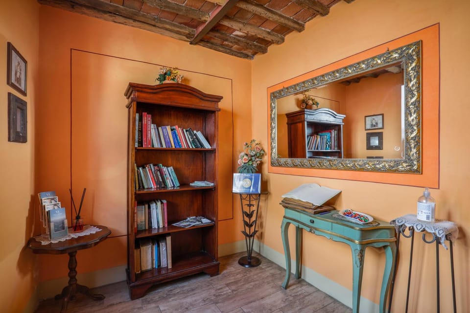 Antica Residenza Santa Chiara -City Center Hotel in Capannori