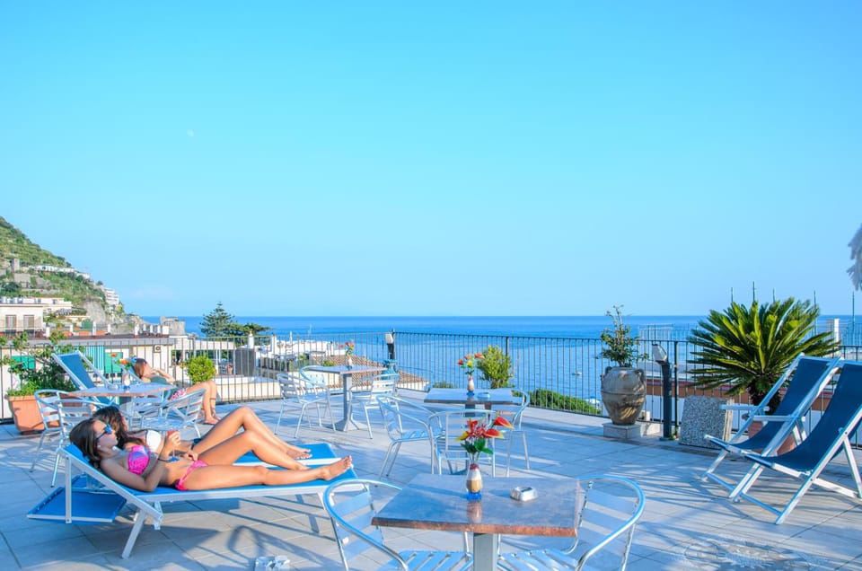 Riviera B&B Rooms & Apartment SEA-VIEW Hotel in Maiori