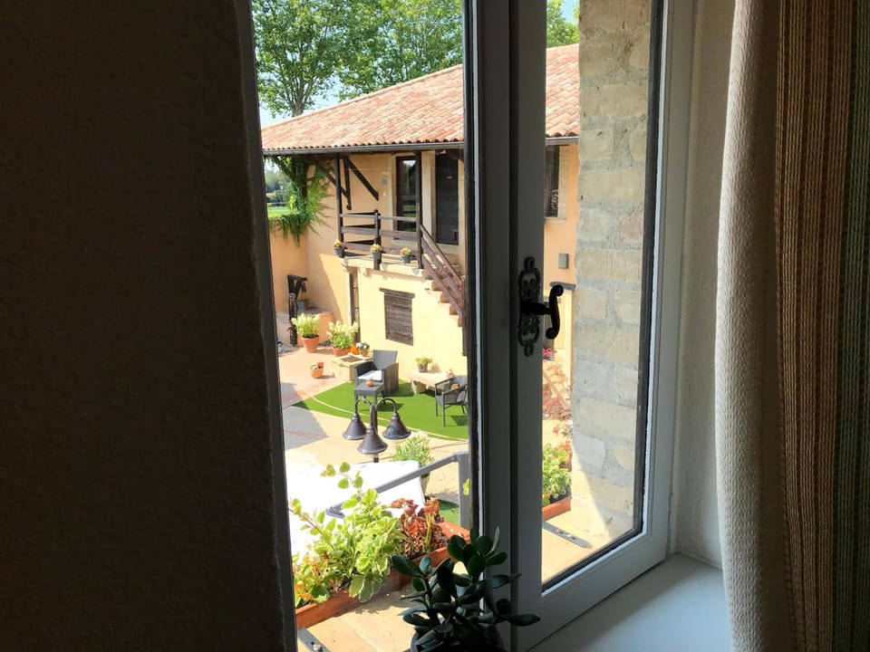 HOSTELLERIE DES BICHONNIERES Hotel in Auvergne-Rhône-Alpes