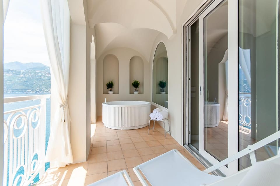 Hotel Club Due Torri                                                                         Hotel in Maiori