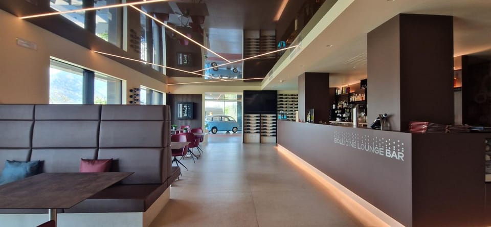 Bar/lounge