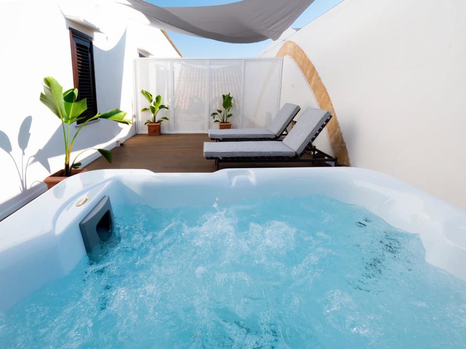 Hot tub
