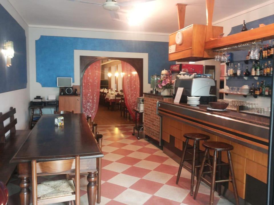 Bar/lounge
