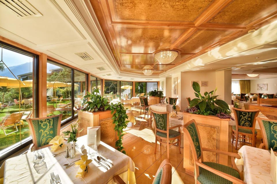 Hotel Sonnenburg Hotel in Merano