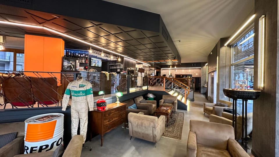 Shared lounge/TV area