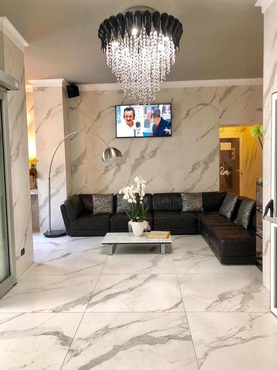 Shared lounge/TV area