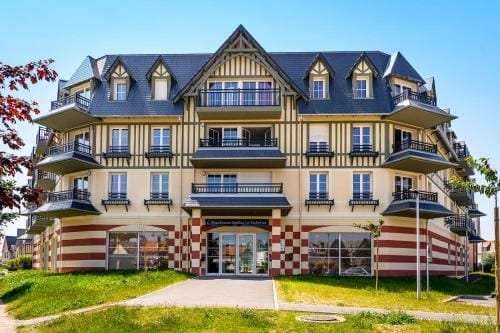 Residence Goelia Le Victoria Hotel in Blonville-sur-Mer