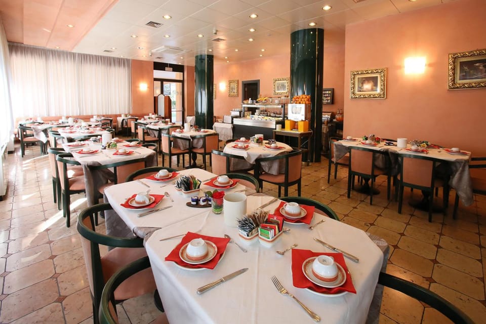 Hotel Le Ville Hotel in Modena