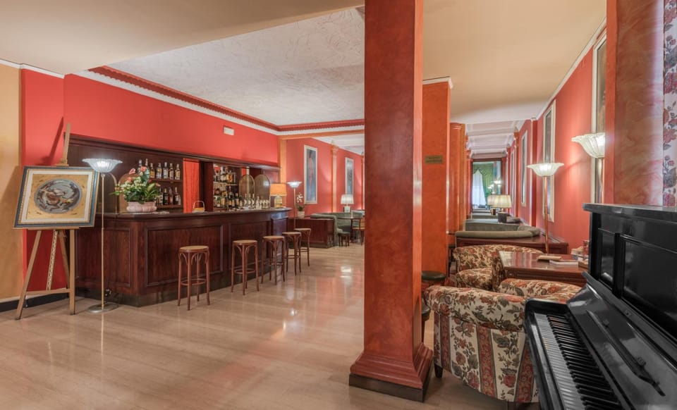 Bar/lounge