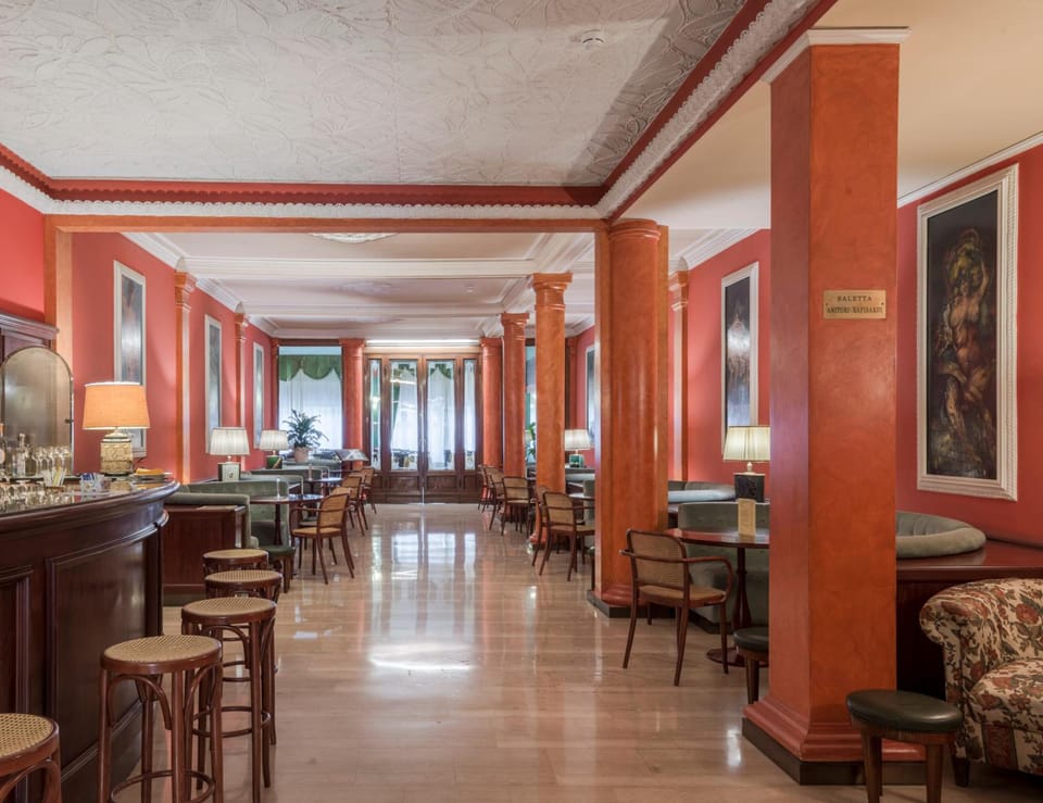 Bar/lounge