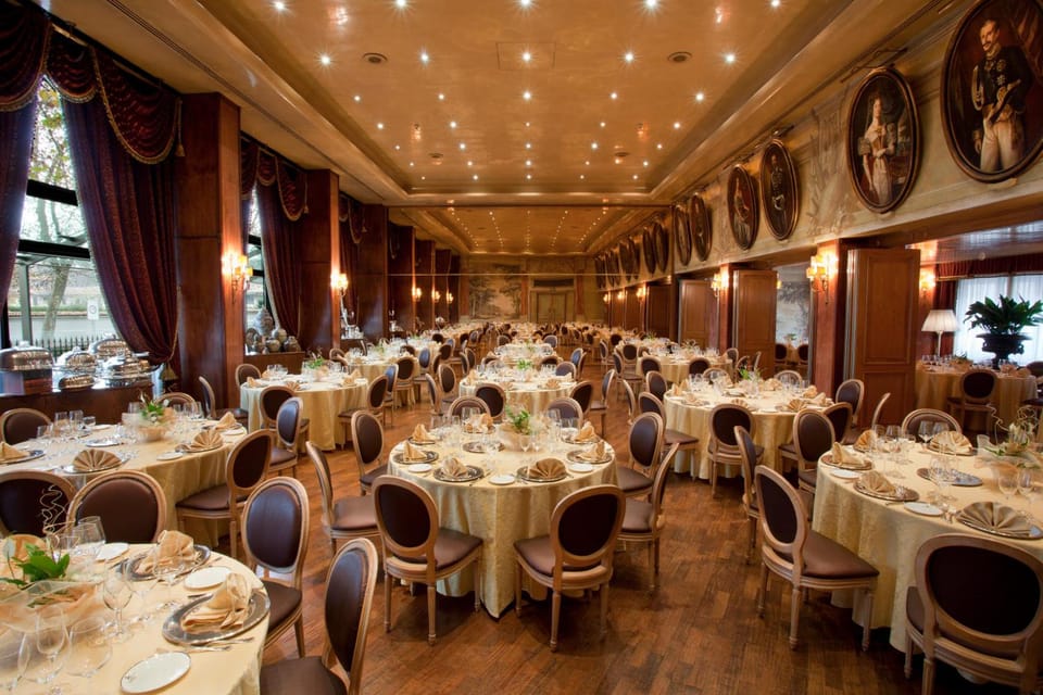 Banquet hall