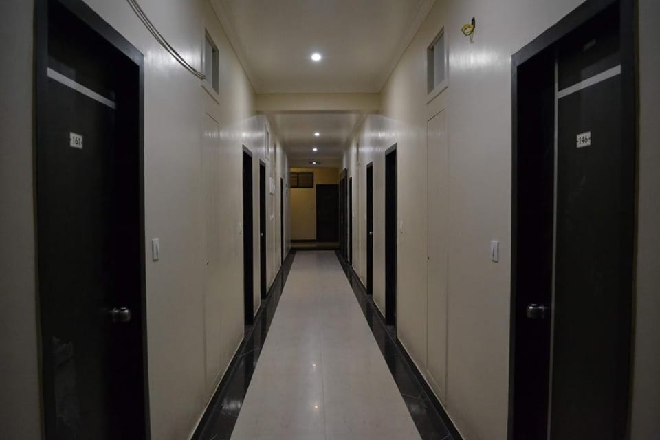 Royal Regency Lodge Hotel in Bengaluru