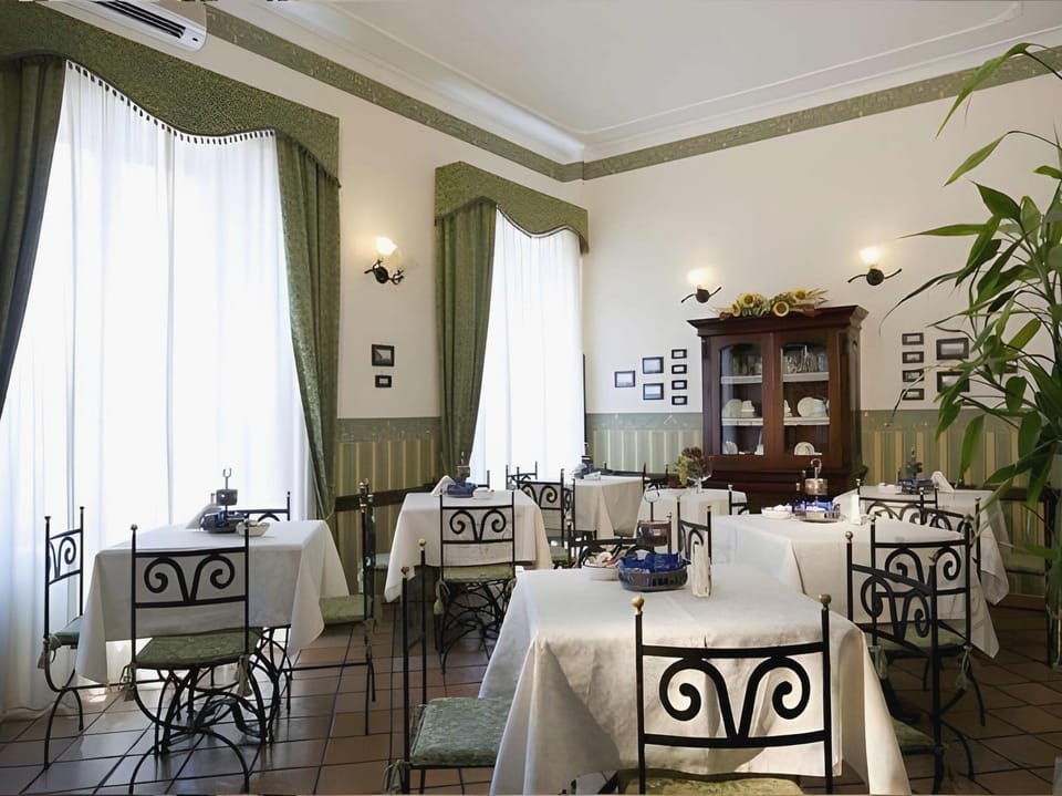 Pinto Storey Hotel Hotel in Naples