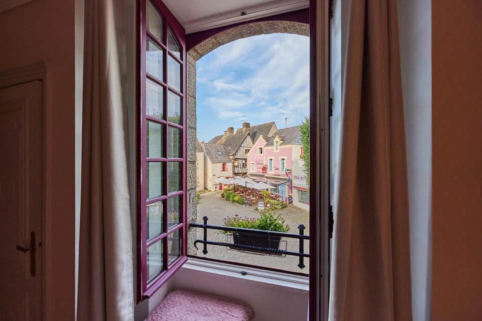 Hotel Les Deux Magots Hotel in Brittany