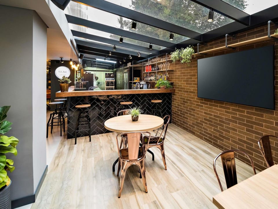 Bar/lounge