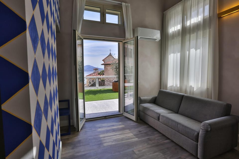 Hotel Al Campanile - Luxury Suites & Apartments Hotel in Baveno